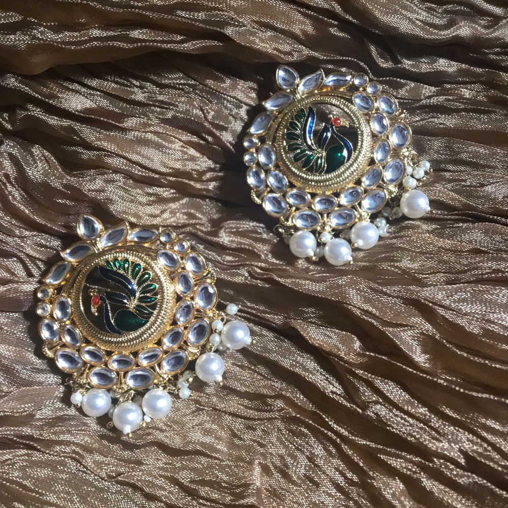 Beautiful peacock stud earrings!